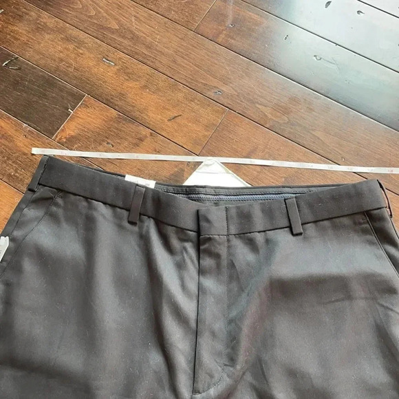 Dockers Golf relaxed fit flat Front golf pants, black. Men’s size 36 X 34 NWT - Picture 4 of 11